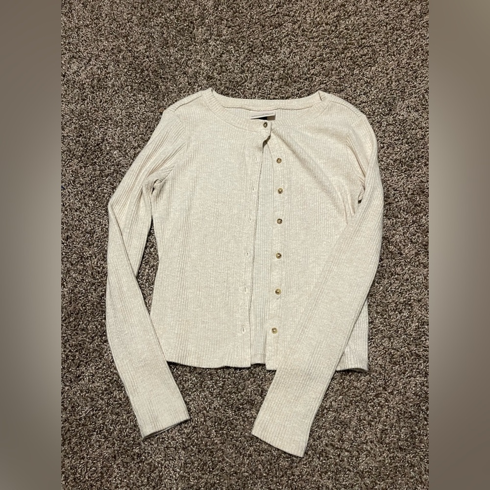 🐰Universal Thread Cream Button Up Shirt🐰